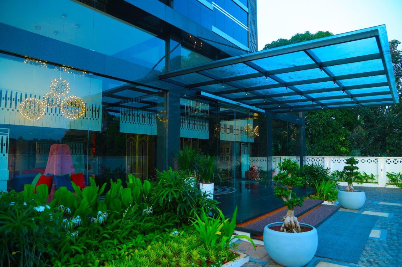 Noah Sky Suites Kochi Ngoại thất bức ảnh